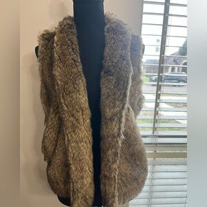 A&F Faux fur vest